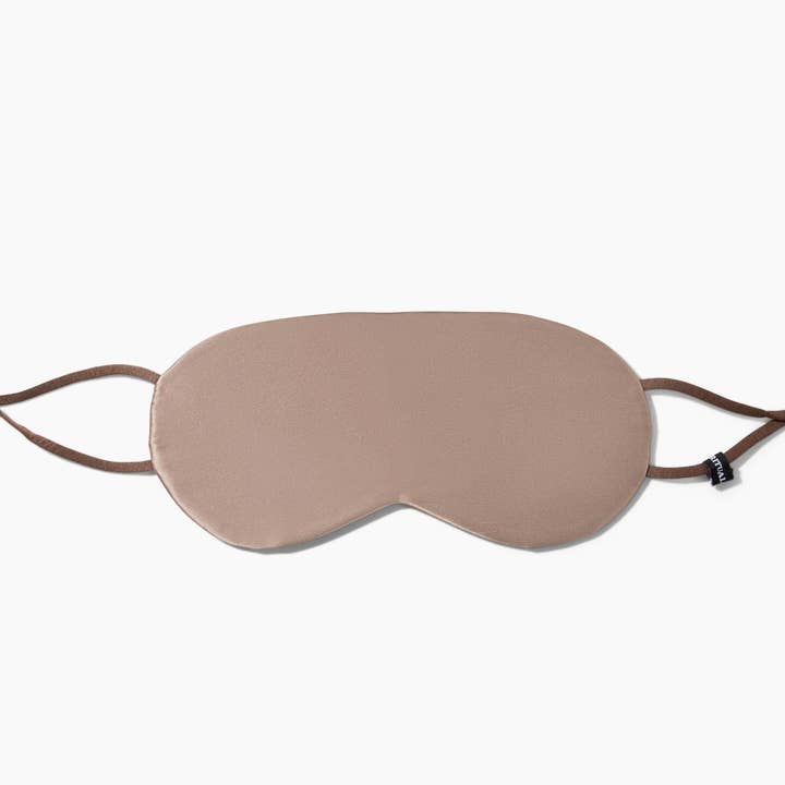 Masque de sommeil en soie mûrier caramel - Levity pour la vente par Silk Ritual