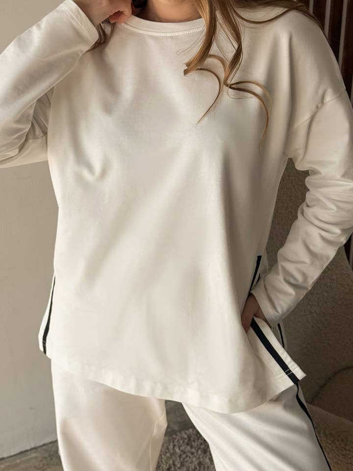 Azuri Fashion Group - Wholesale Lounge Set - Women's - Milk suit with contrasting stripes6