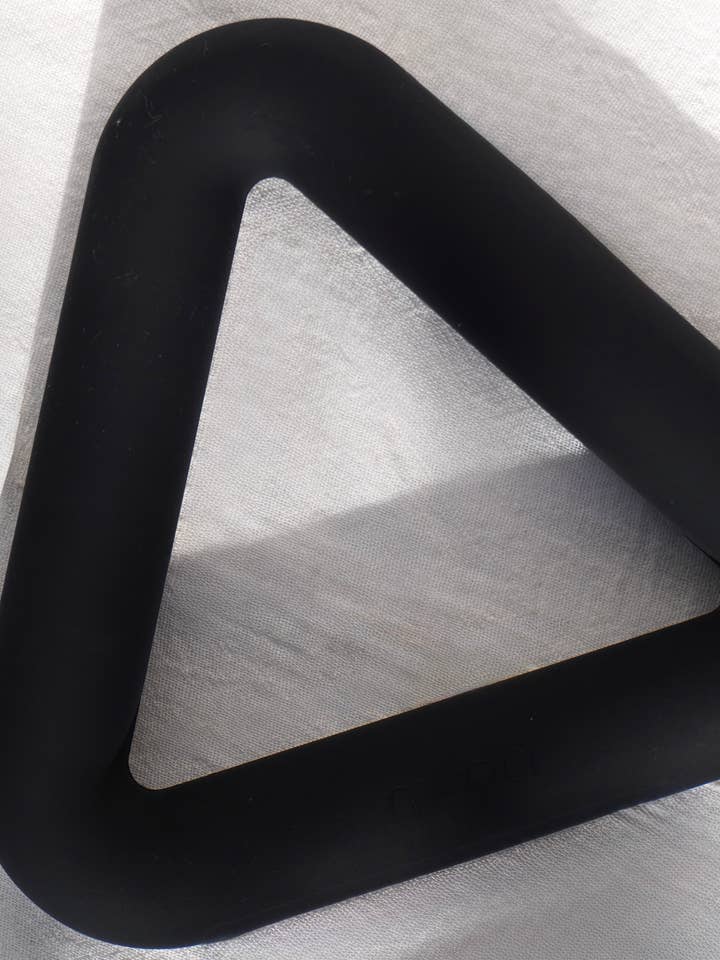 Triangle Dumbbell for wholesale by MUNA WELLNESS