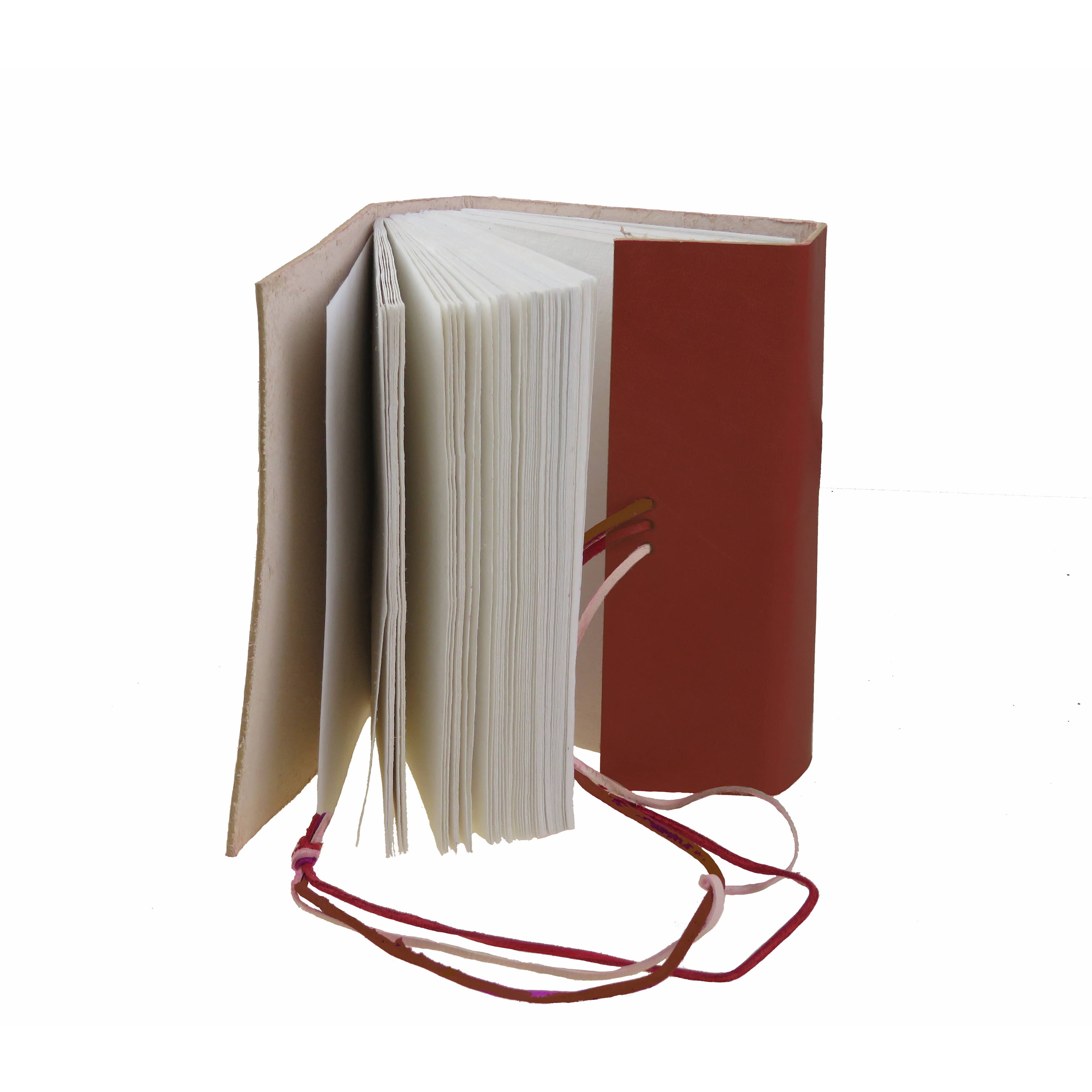 Epigram - Vendita all'ingrosso Diari/agende - Quaderno da avventura in pelle e carta artigianale con chiusura a legaccio0