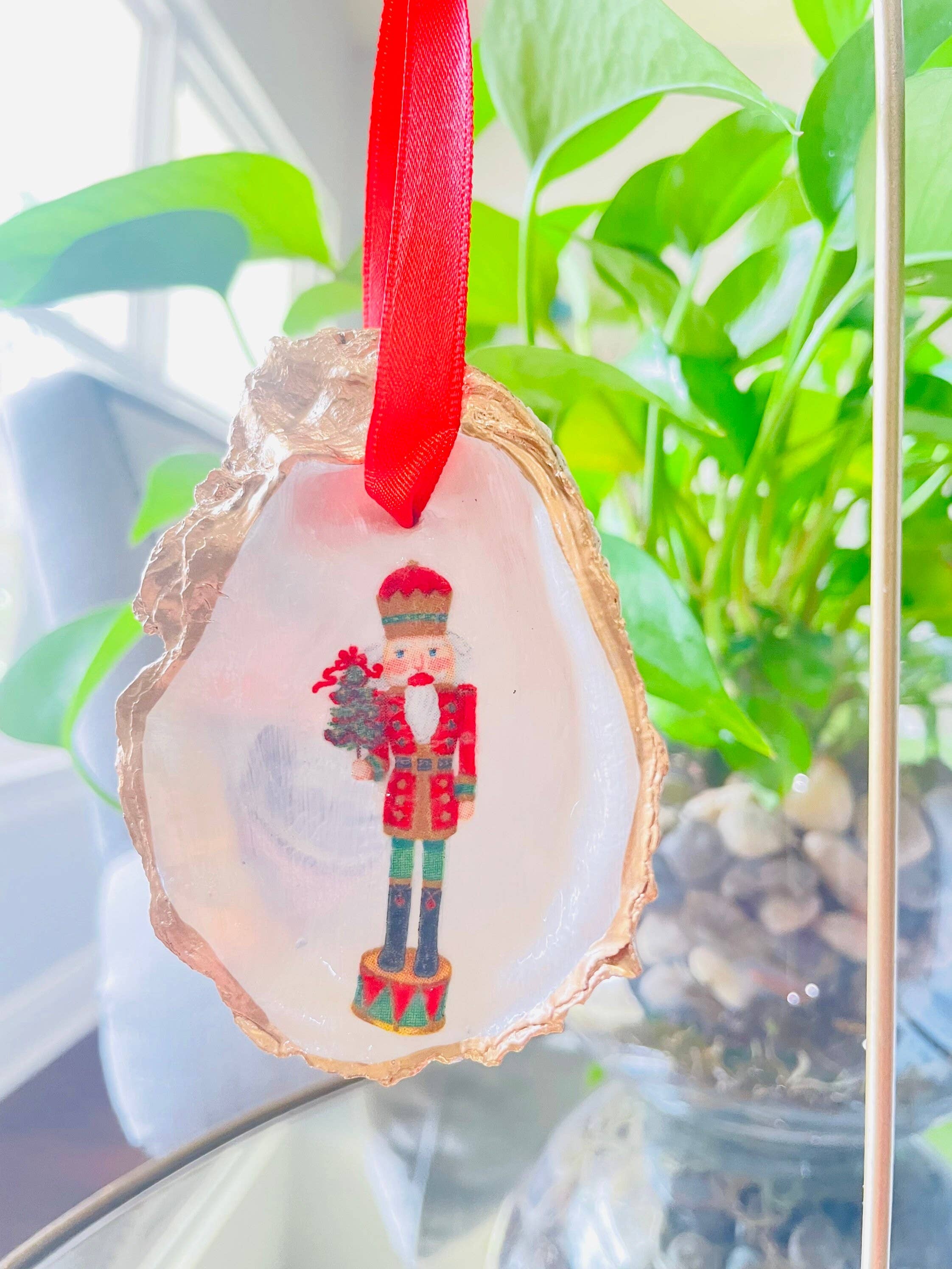 Shells by Shea – wholesale Prydnad – Ostronskalprydnad, Nötknäpparostronprydnad2