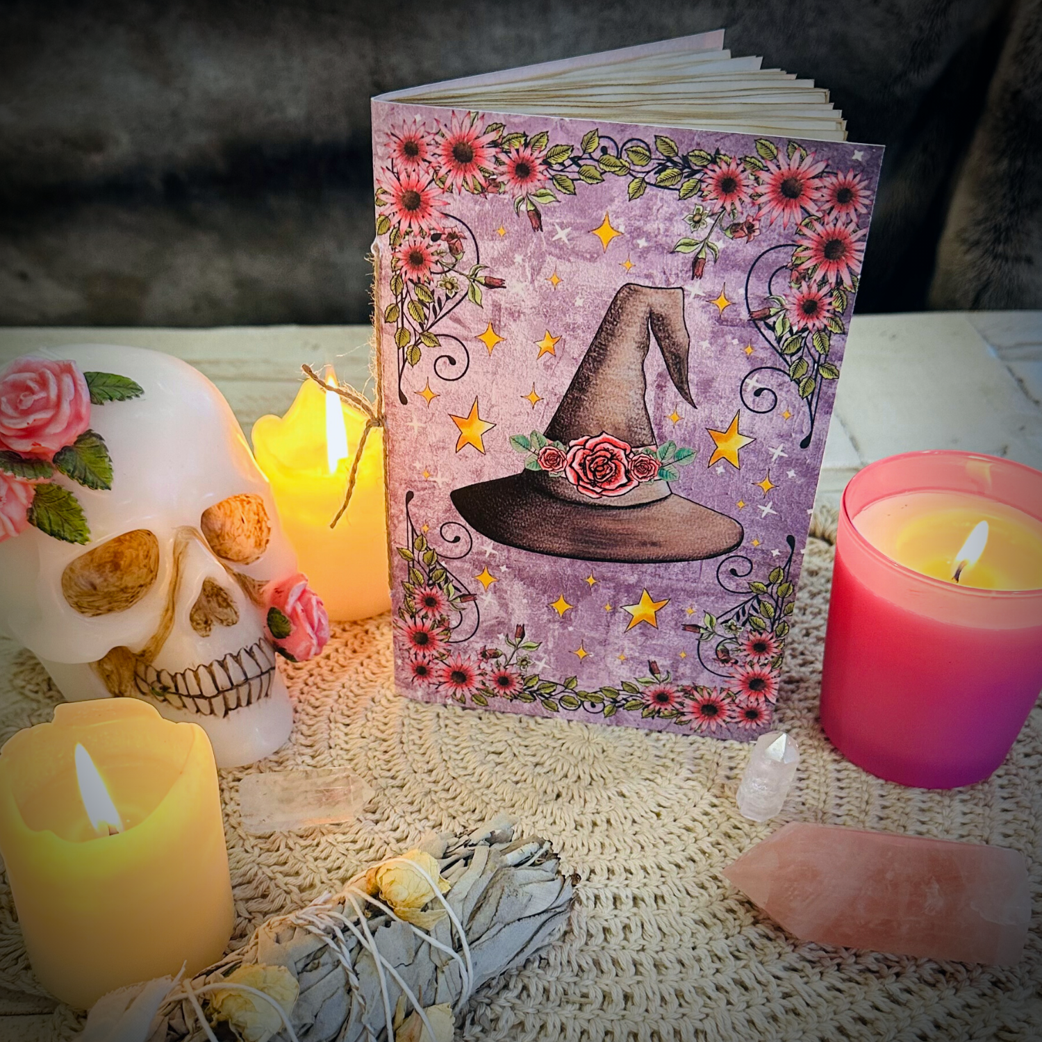 NOMAD Moon Magic - Vendita all'ingrosso Diari/agende - Diario fatto a mano di ispirazione vintage, design con cappello viola stregato6