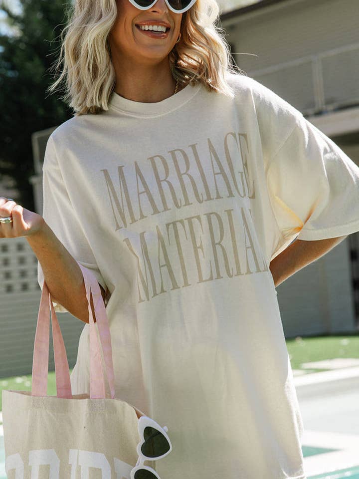 Ægteskabsmateriale T-shirt for engroshandel hos Girl Tribe Co