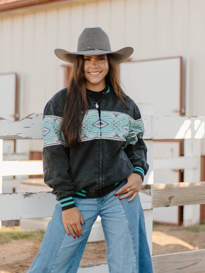 Sterling Kreek – wholesale Bomber jacket – Women’s – High Desert Horizon Bomber Jacket4