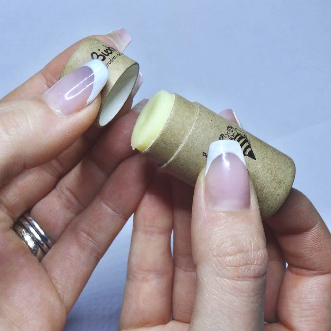 Biohive - Vendita all'ingrosso Burro di cacao - Balsamo labbra 100% Naturale con miele di castagno4