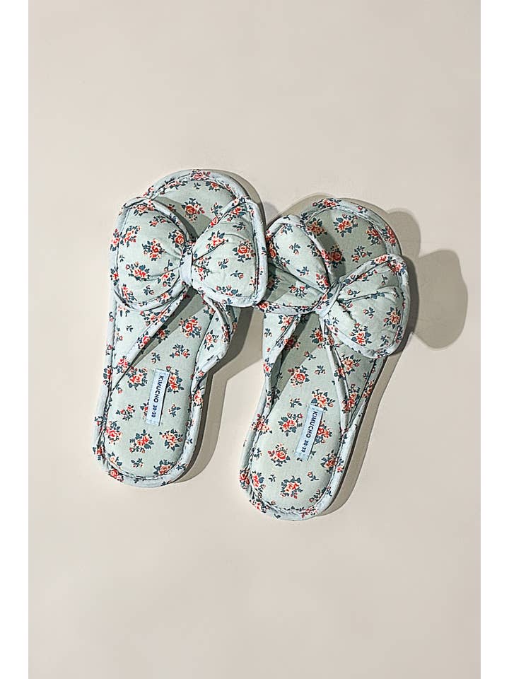 Pol Clothing - Wholesale Slippers - Women's - Floral patterns cozy indoor slippers