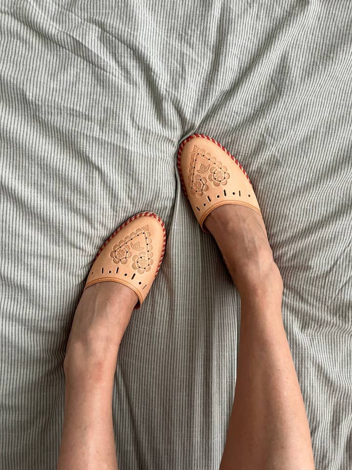 Heart Slippers for wholesale by ONAIE