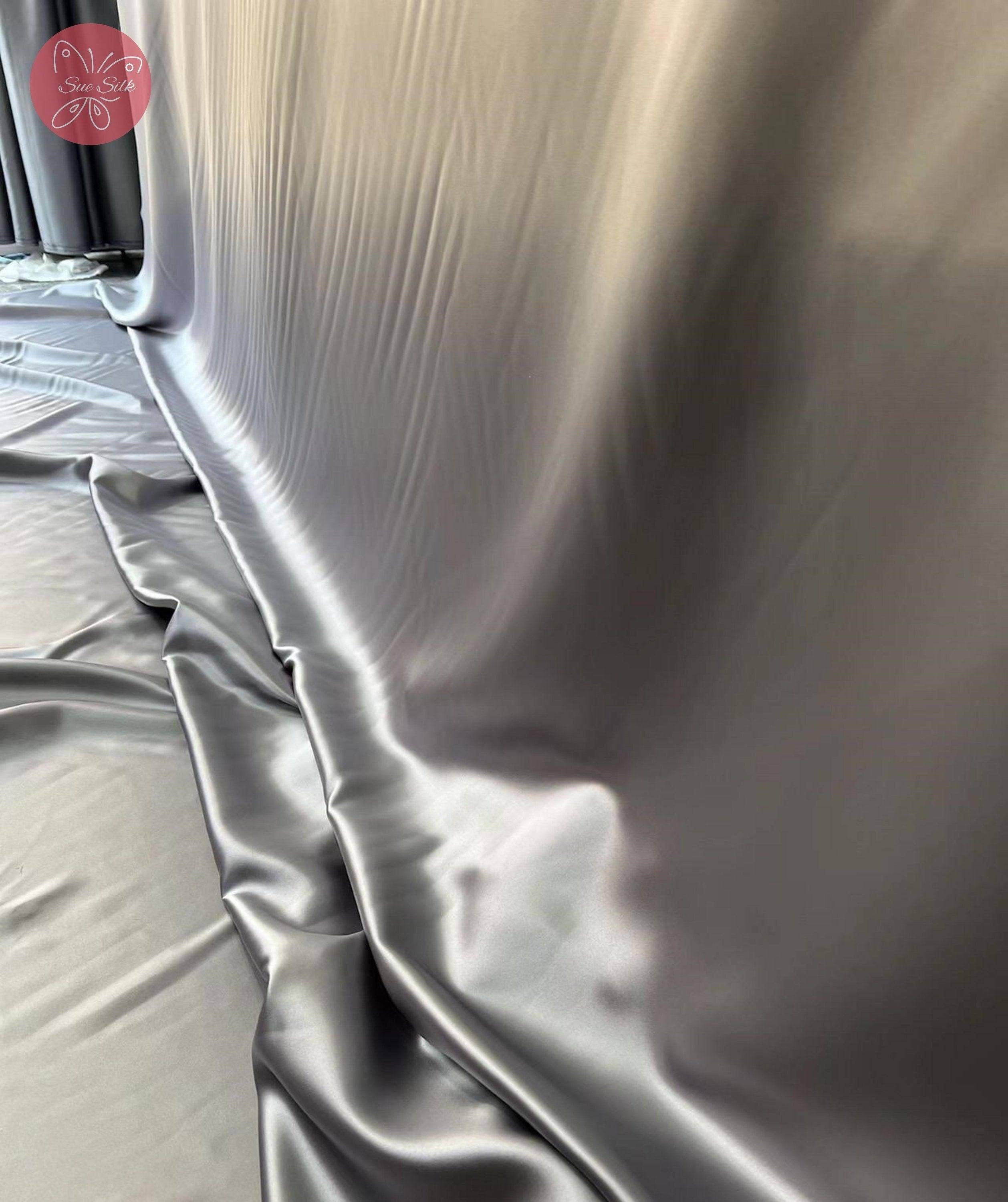 SueSilkHK – wholesale Sängkläder – Sofistikerat minimalistiskt sängset i satin i silvergrått, 4 delar – unikt krypterat vävstyg, idealisk inflyttningspresent för alla sängstorlekar5