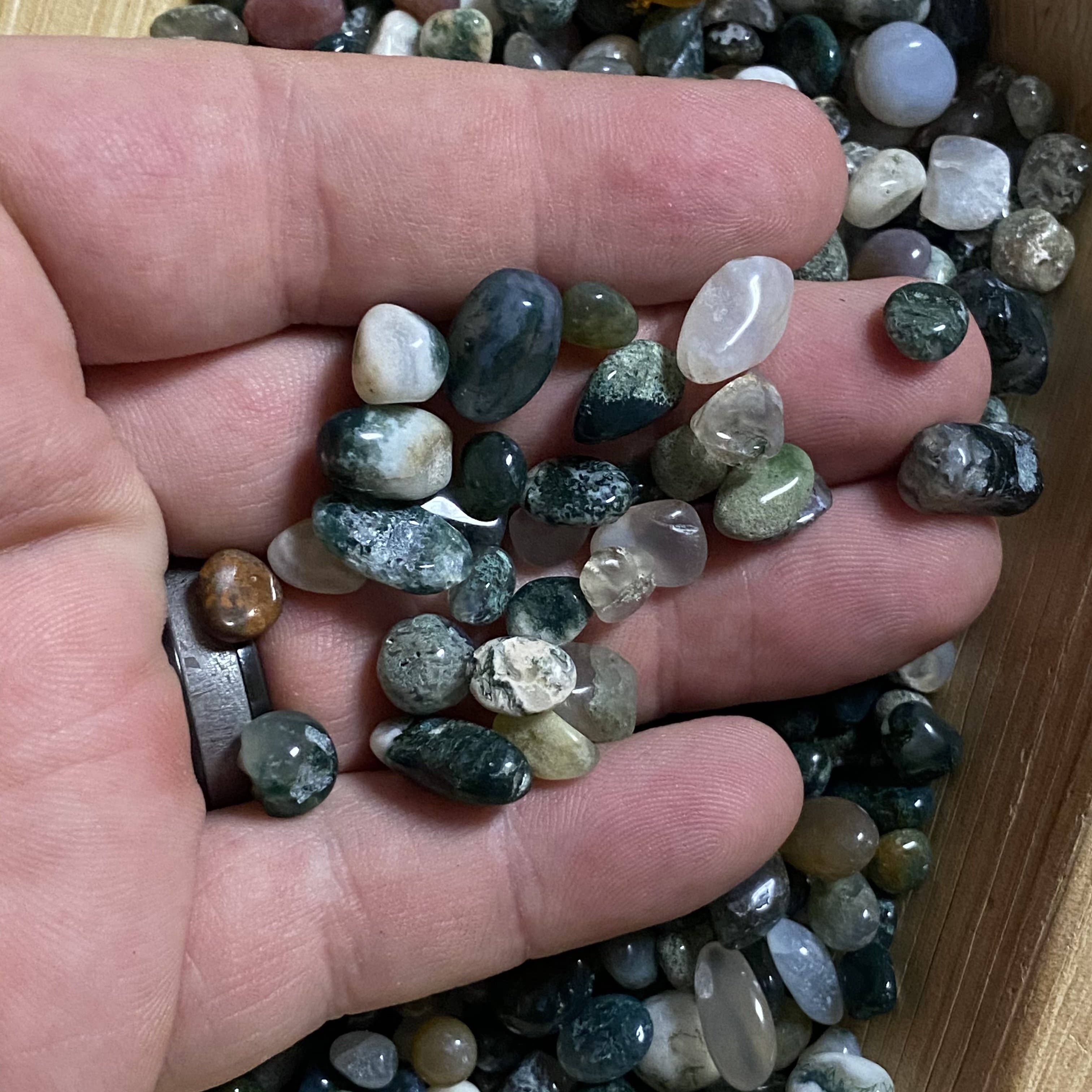 Moon Mountain Gems - Wholesale Spiritual Stone/Crystal - 1lb Green Moss Agate Chips1