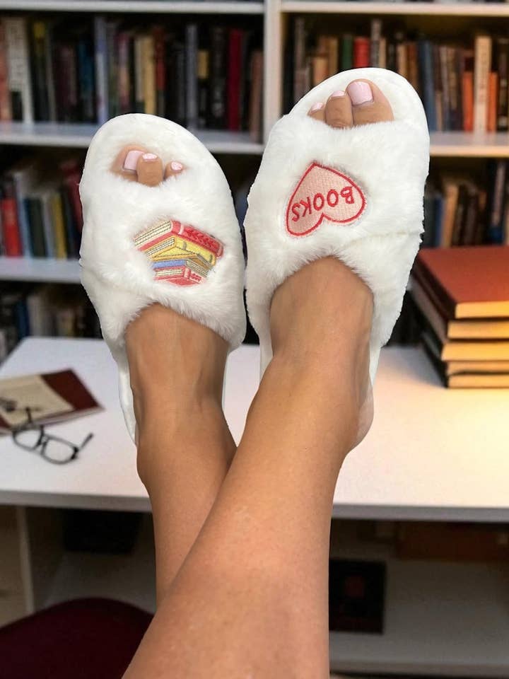 Book Lover Slippers – Cozy Plush Reading Slippers with Cushioned Sole (Sizes 5–10) for wholesale by Beauty Stash