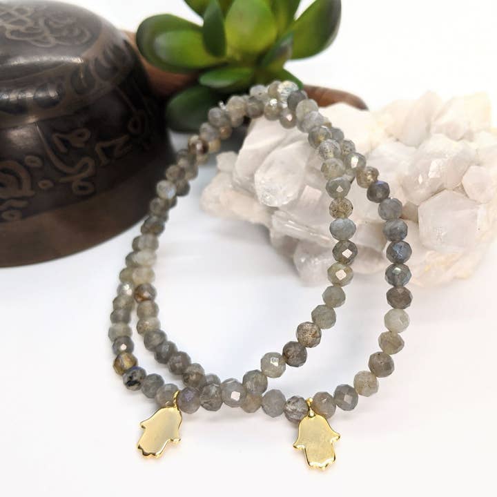 Hamsa stretcharmband van labradoriet voor wholesale door Bliss Vibez