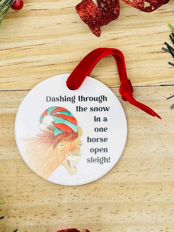 Ornament met open slee met één paard voor wholesale door Krafty Inc