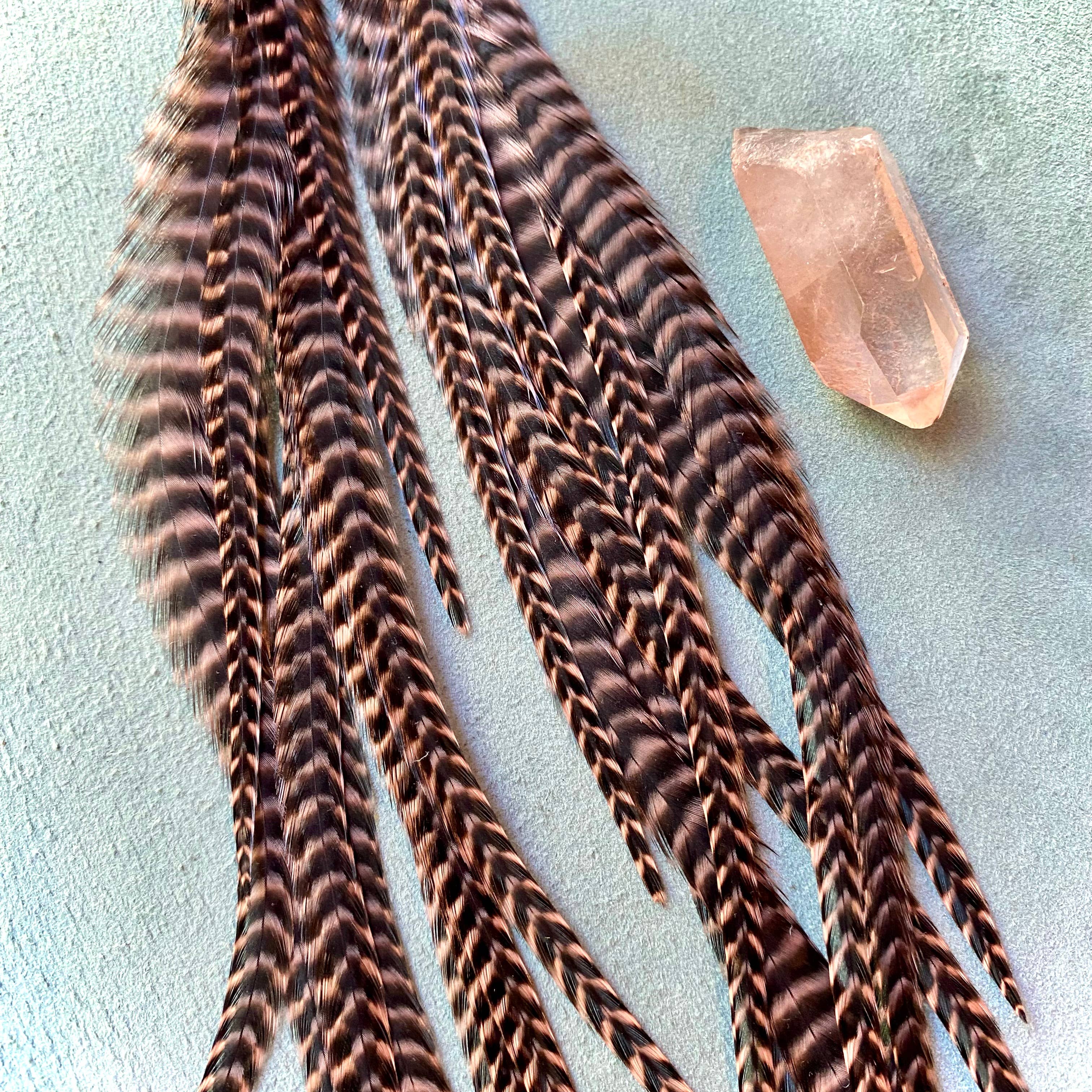 ASTALI – Großhandel Quasten-Ohrring – Lange Ohrringe mit Federn und Kegel — Coral Grizzly/Gold, Western4