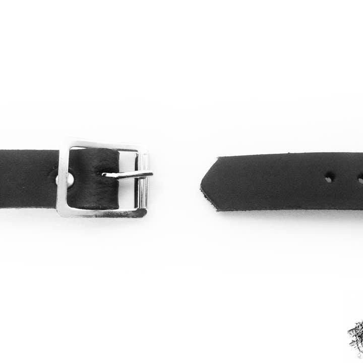 8th Sin - Venta al por mayor Pulsera tobillera - Tobilleras de cuero negro con forma de corazón