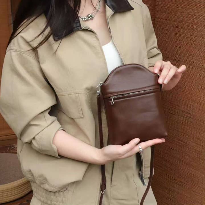 Pretty Persuasions - Wholesale Crossbody Bag - Women's - PL25033 Leather Zipper Pocket Front Crossbody Bag6