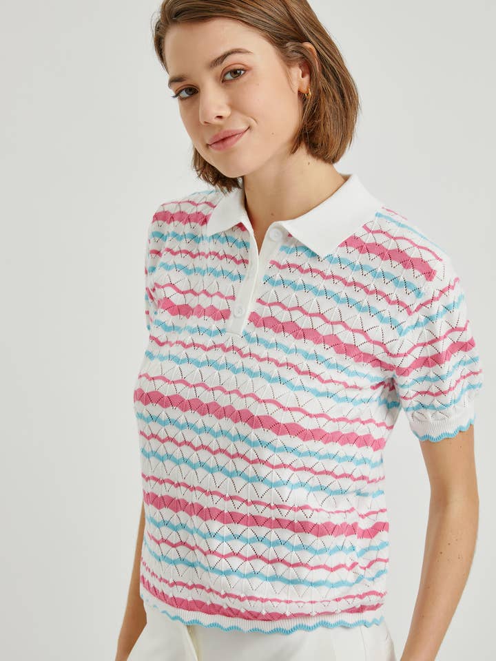 Polo boutonné à imprimé vague P90127 grande taille pour la vente par Petal Dew