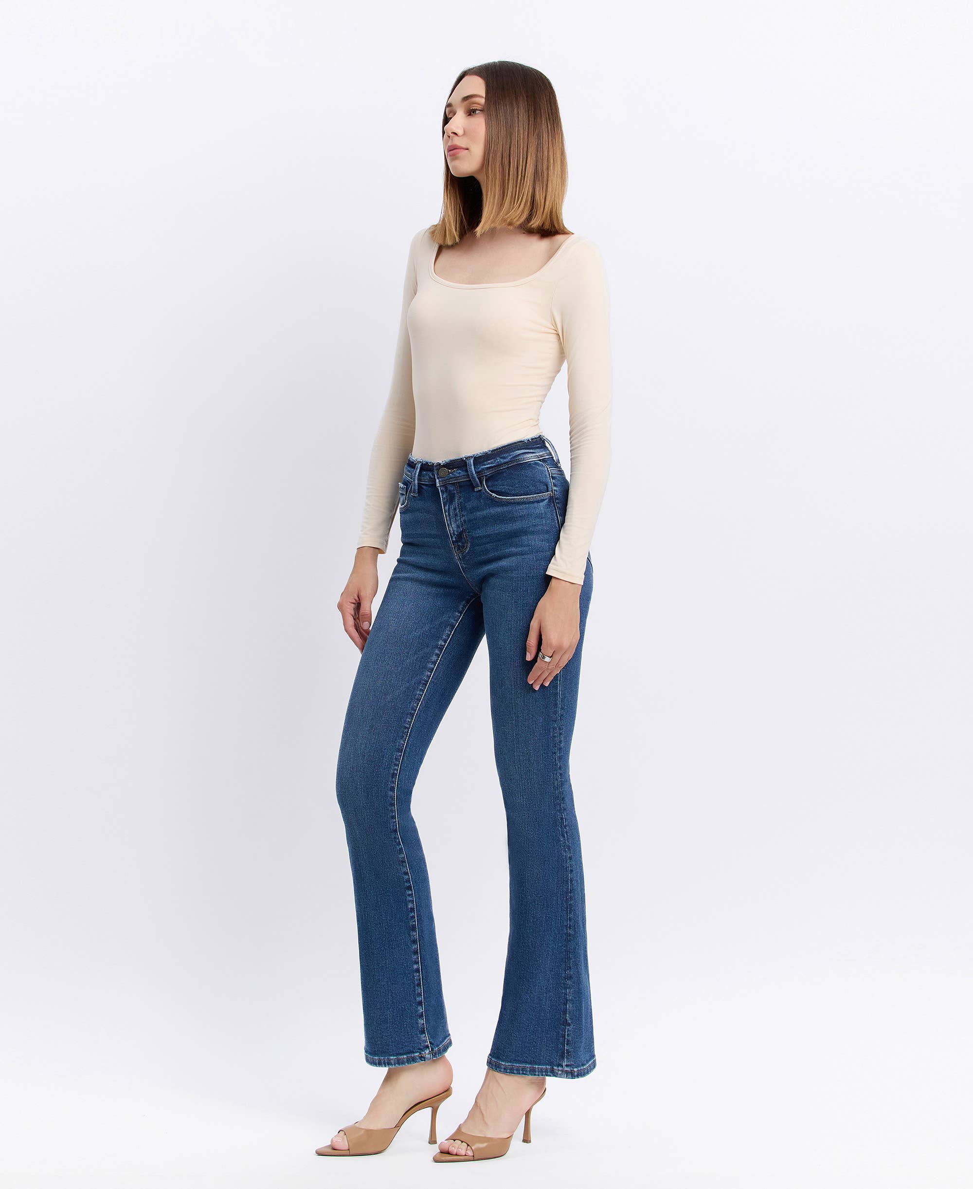 AMETHYST MID RISE SEAMLESS WAISTBAND BOOTCUT JEANS T6105 for wholesale on Faire4