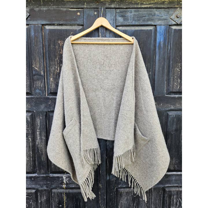 IN2NORD - Wholesale Wrap - Women's - Classic wool pocket shawl - KALMAR8