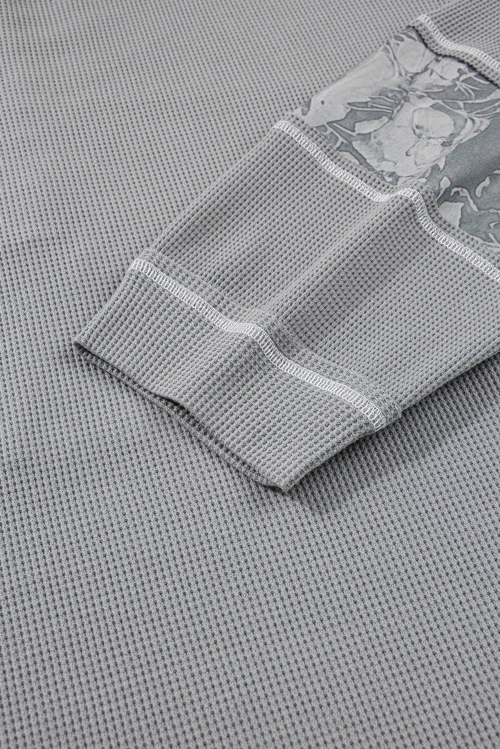 Gris Top con capucha gris de patrón mixto de punto waffle con botones a la mitad y patchwork. de venta al por mayor en Faire8