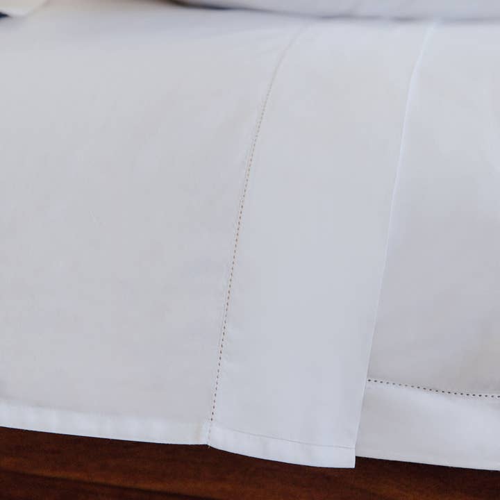 White Sintra Sateen 400 TC for wholesale on Faire1