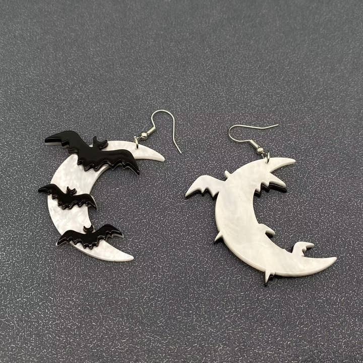 Mio Queena - Wholesale Dangle Earrings - Bats Under The Moonlight Acrylic Dangle Earrings - GT1