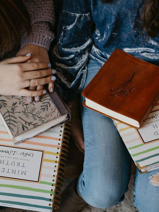 Luke + 1 Samuel Study Guide for wholesale by Minted Truth