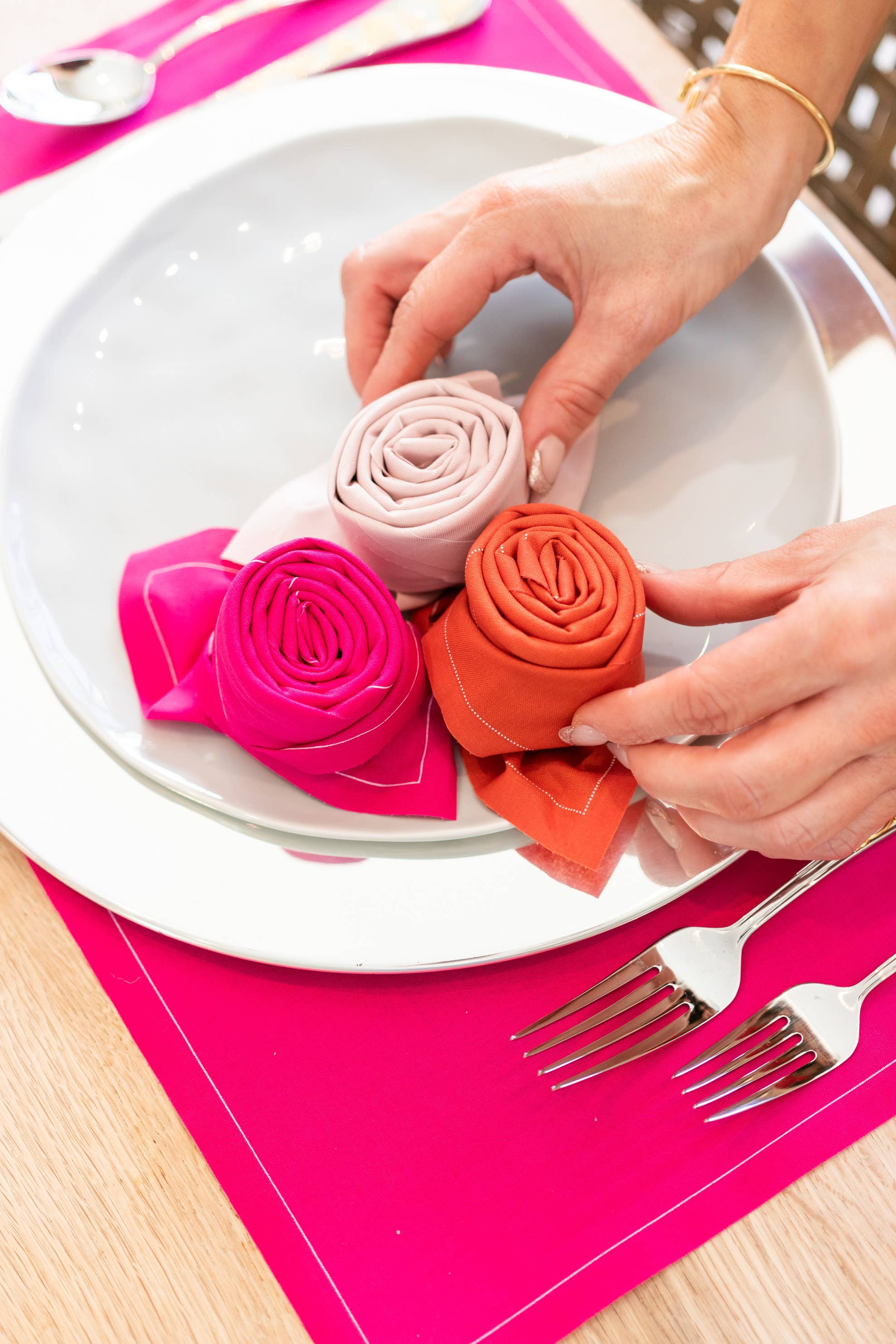 Toasting With Tara – wholesale Dinner & cloth napkin – Cotton Dinner Napkin Roll, Blush Crush Fuchsia Pink
5