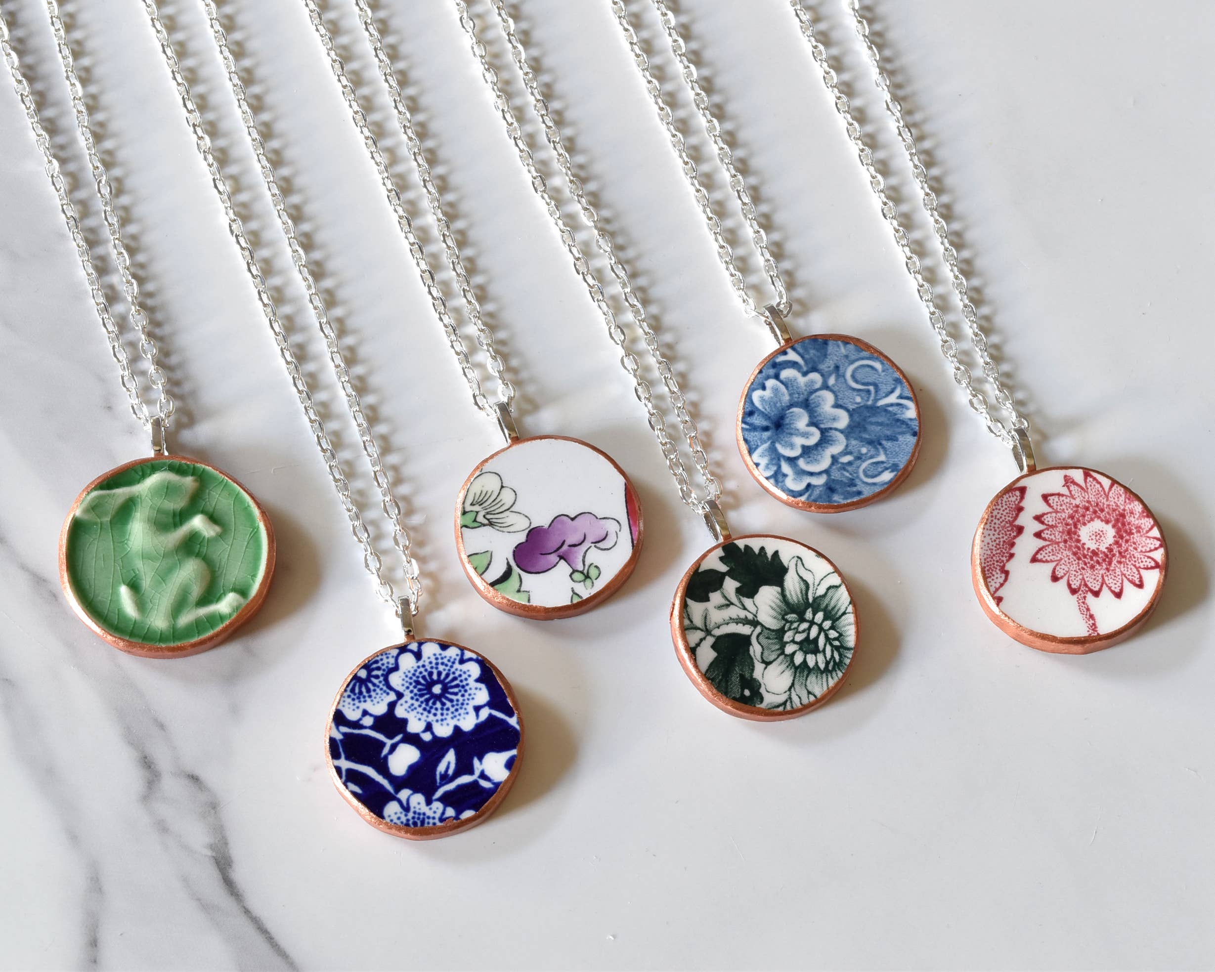 The Broken Plate Pendant Co - Vente Colliers à pendentif - Collier en forme de cercle Broken Plate 1