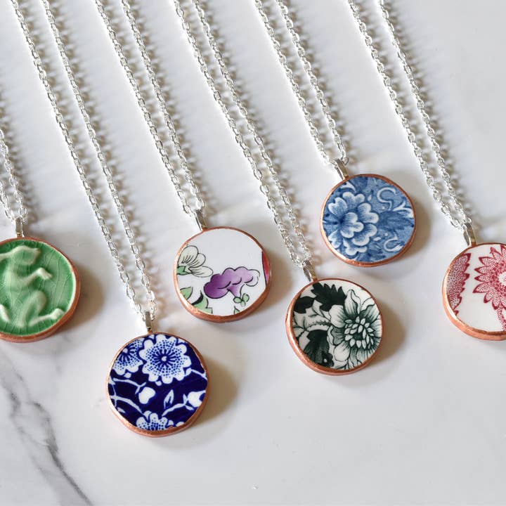 The Broken Plate Pendant Co - Vente Colliers à pendentif - Collier en forme de cercle Broken Plate 1