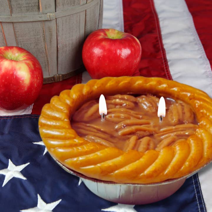 Cafe Delights Pecan Pie Scented Soy Wax Candle for wholesale by Toybox Fashions