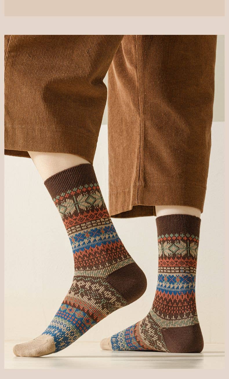 Tourtiwi – Großhandel Socken – Damen – Mid-Tube-Socken für Damen im Retro-Stil ohne Knochen für Herbst und Winter14