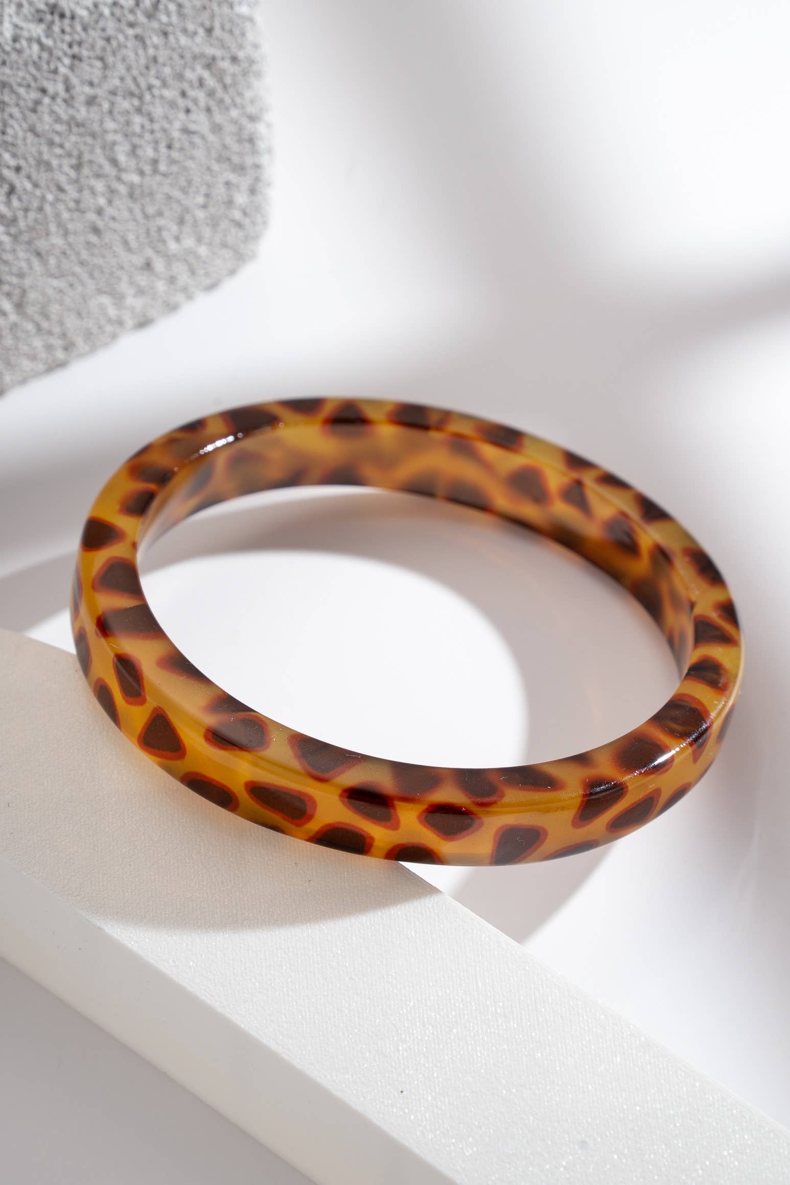 COSMOS - Wholesale Bangle Bracelet - Resin Bangle Leopard Effect — Chic Amber and Brown Wild Pattern1