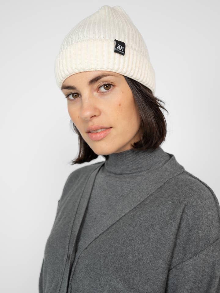 Knitted hat made of 100% merino wool for wholesale by STORY OF MINE