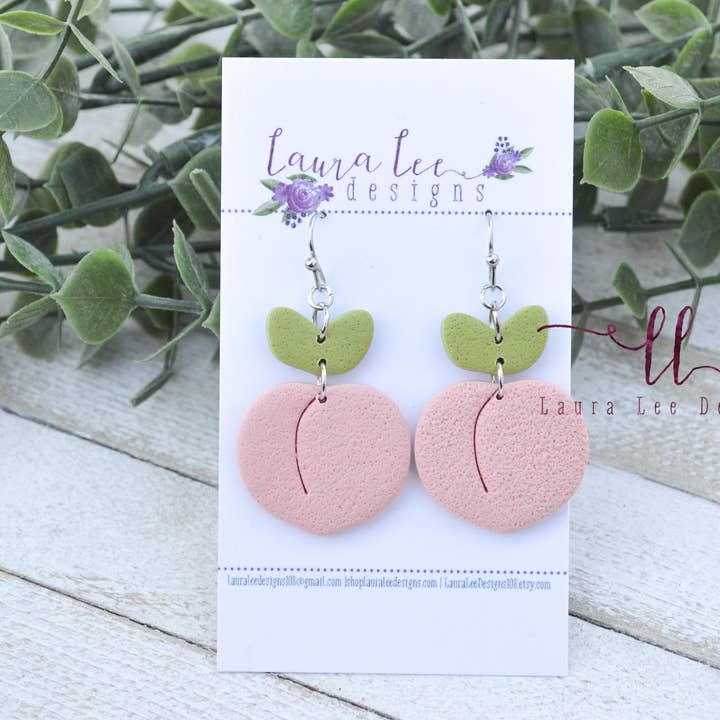 Orecchini Peaches Clay per la vendita all'ingrosso da parte di Laura Lee Designs