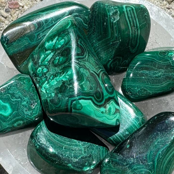 Liv Rocks – wholesale Spiritual stone/crystal – Malachite Tumbled Crystals - Large, High Quality