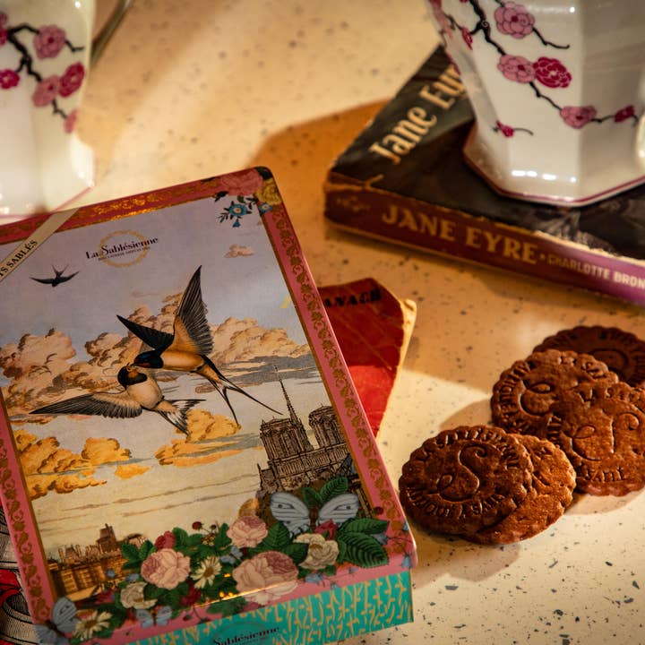 LA SABLESIENNE - Wholesale Cookie - All chocolate shortbread cookies - “Ciel de Paris” metal box1