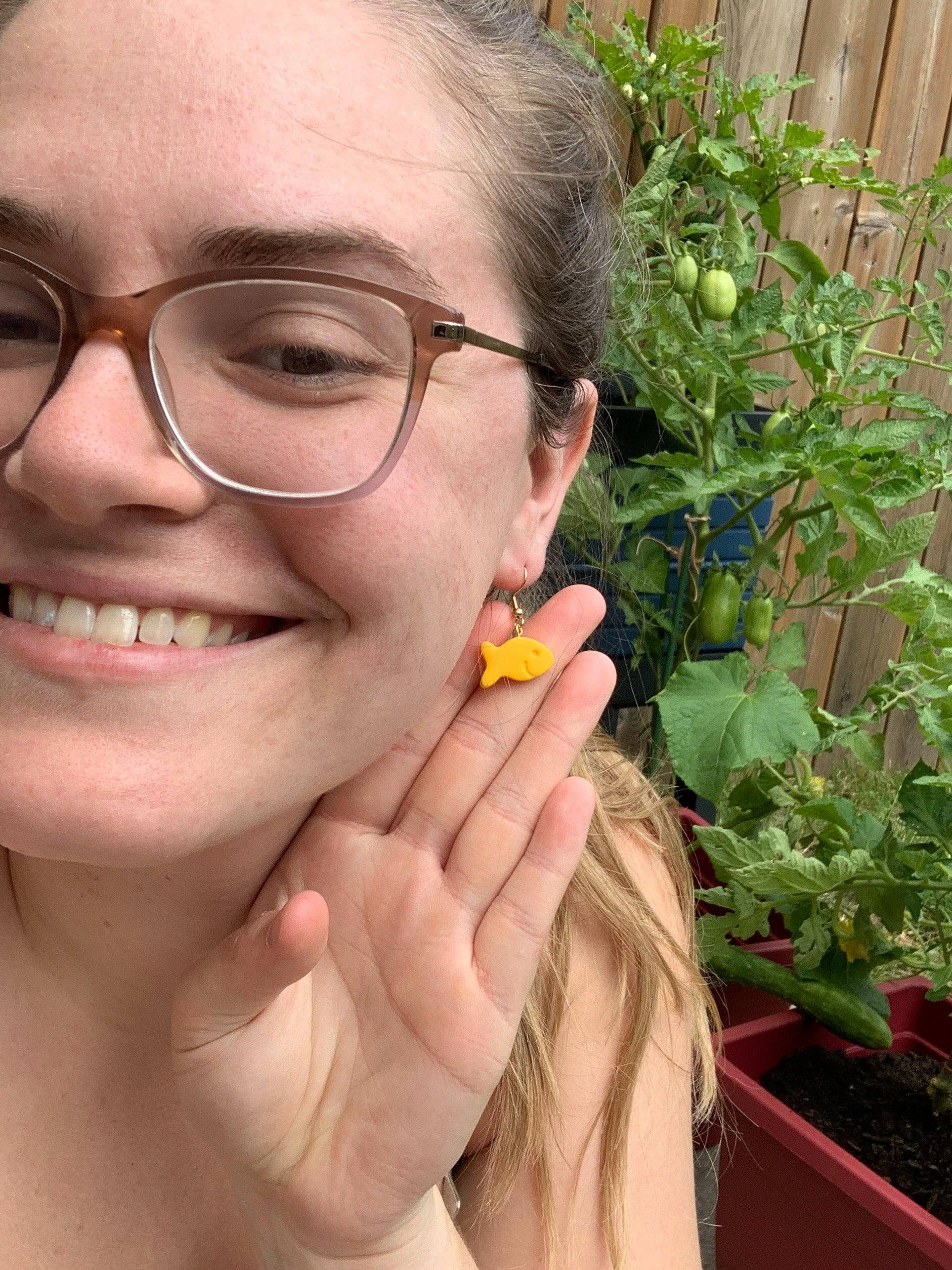 Sundried Peach - Venta al por mayor Pendientes de botón/aretes de poste - Peces de colores2