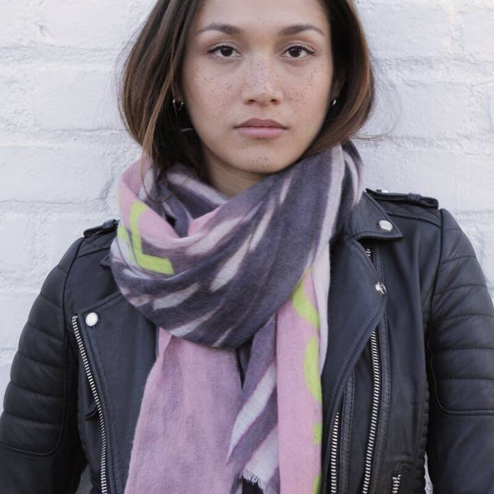 Feather Unconditional Nude - Bufanda fina de cachemir para venta al por mayor de D/Luca Los Angeles