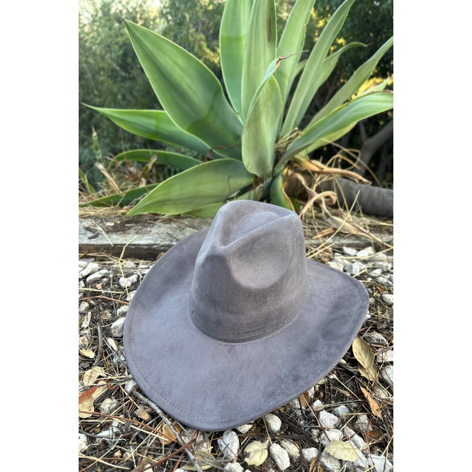 Queens INC – wholesale Cowboy Hat – Women’s – Best seller !!  Fashion Vegan suede  cowboy hat 10