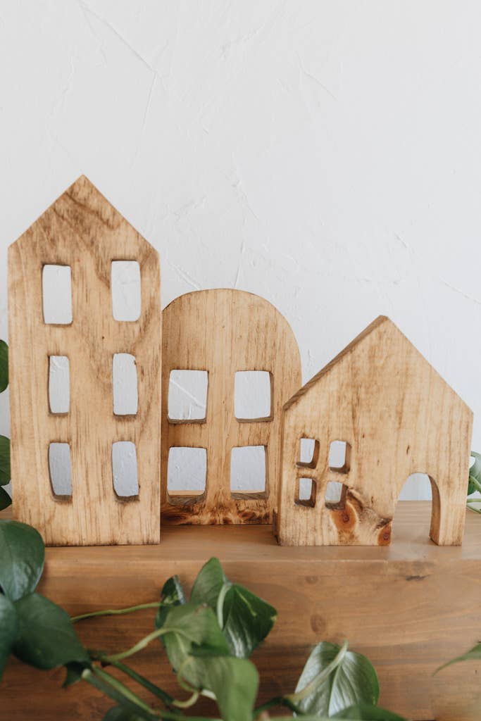 Crowned Free – wholesale Decorative tabletop object – Abode House - Made by Survivors2