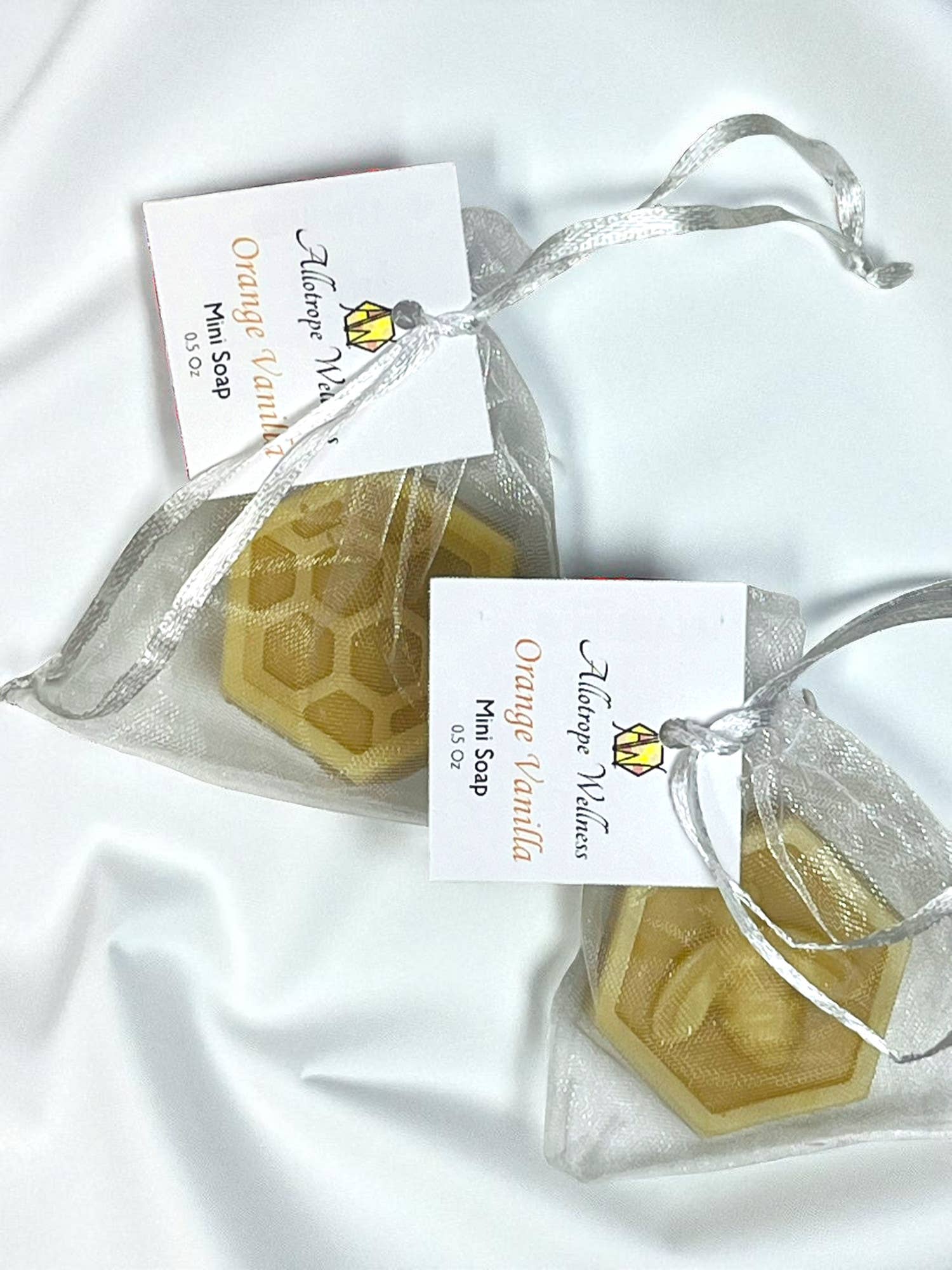 Allotrope Wellness, Inc. - Vente Pains de savon - Mini savon à l'orange et à la vanille1