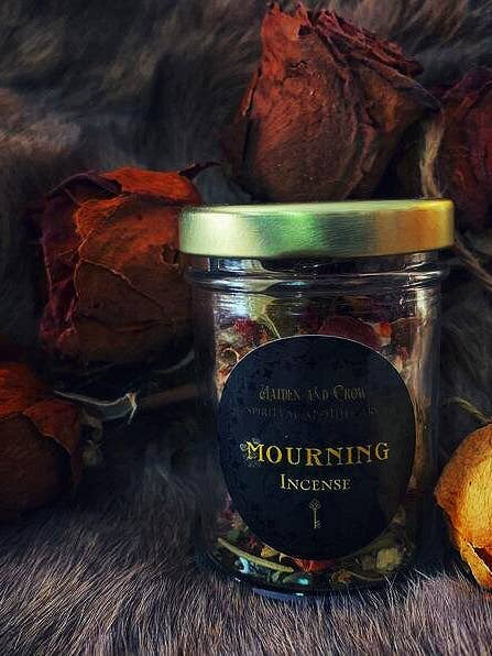 Sörjande Lös Rökelse för wholesale av Maiden and Crow Spiritual Apothecary