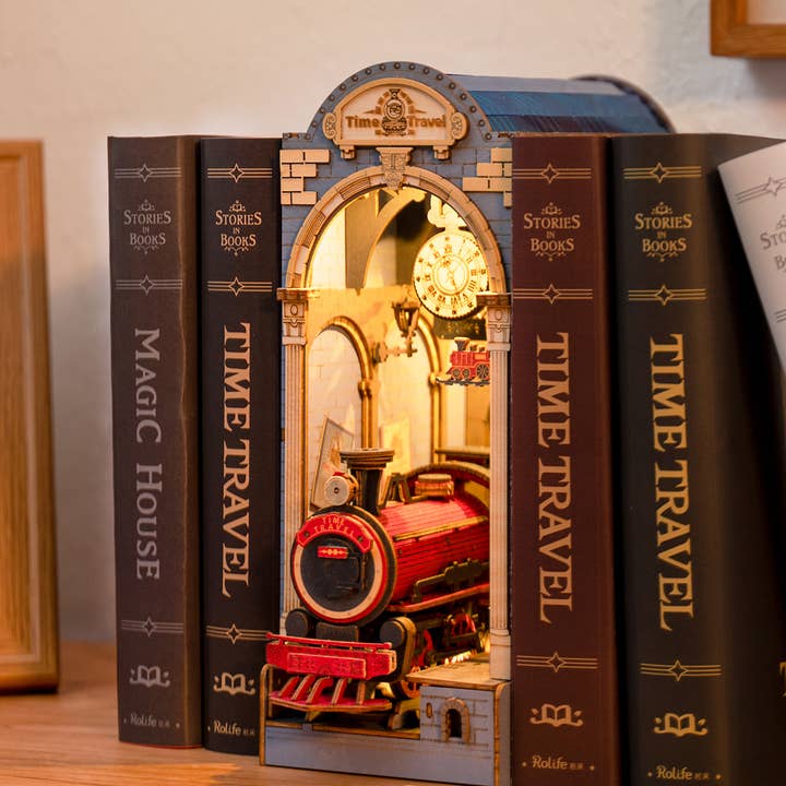 Robotime - Wholesale DIY Craft Kit - Kids - TGB04 Rolife Time Travel DIY Book Nook Shelf Insert 4