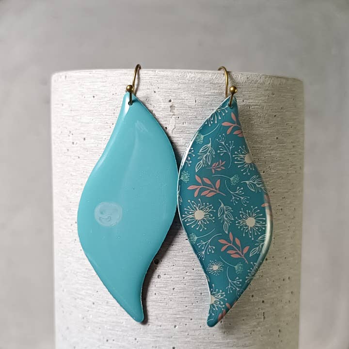 Orecchini reversibili Angers con motivo floreale 1228 per la vendita all'ingrosso da parte di une Hirondelle sous le Tilleul