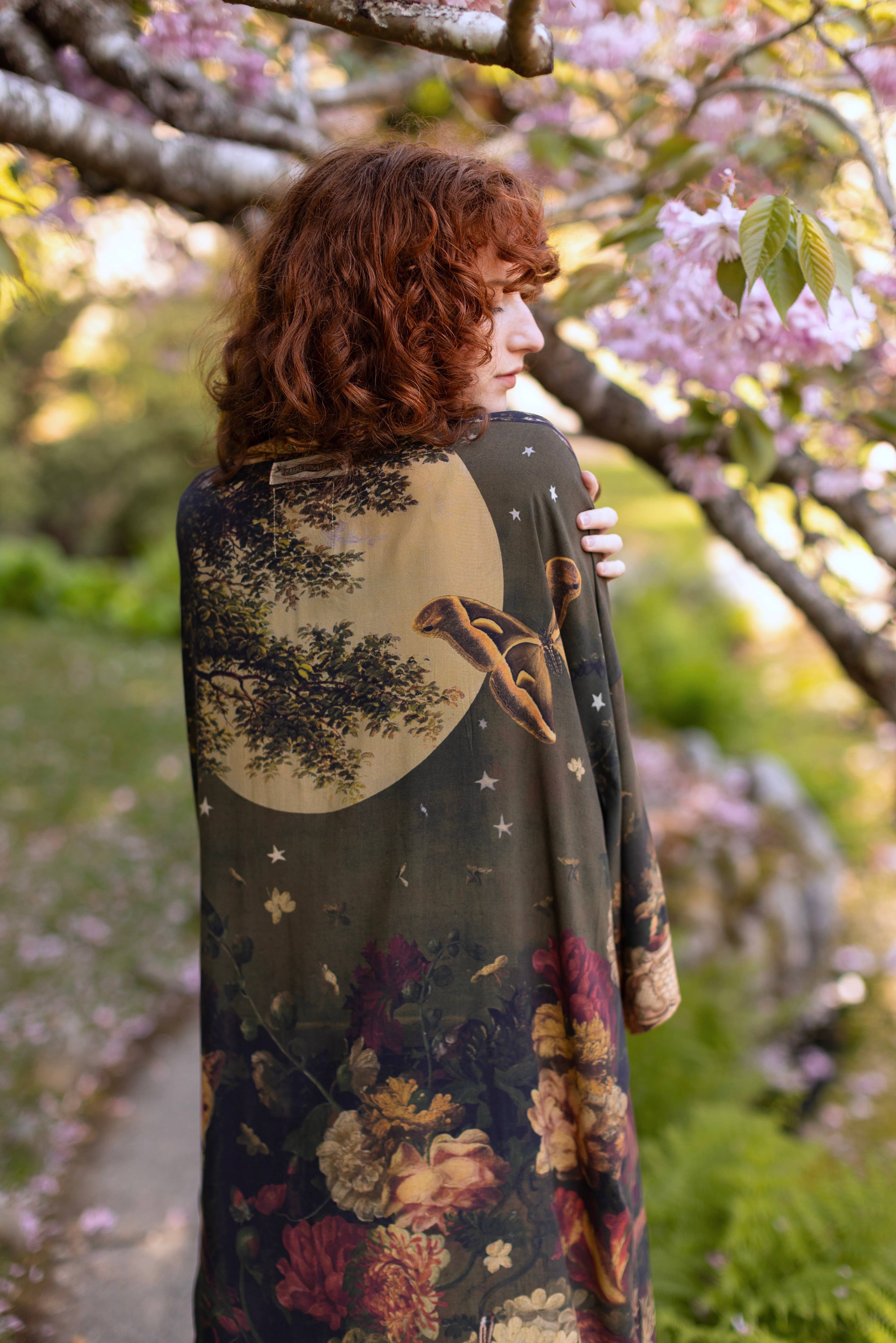 Market of Stars (Worldwide) - Vendita all'ingrosso Kimono - Donna - Il Messenger Opera Duster Robe con Giovanna d'Arco e Fiori12
