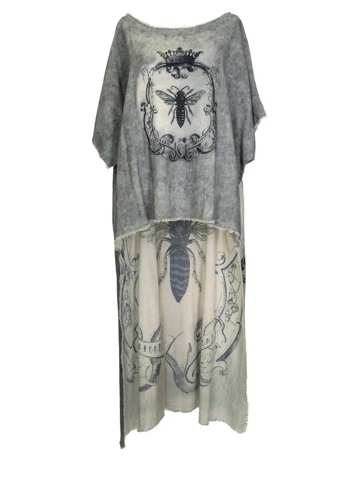 LeParisPetit by I Love Linen – wholesale Tunika - Dam – Hi-Lo-tunika med drottningbi-tryck i grått eller guld2