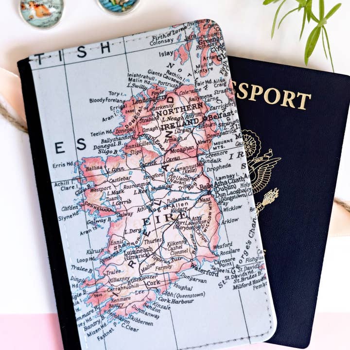 Daisy Mae Designs - Wholesale Passport Case - Unisex - Chicago Illinois Map Passport Case Personalized Wallet