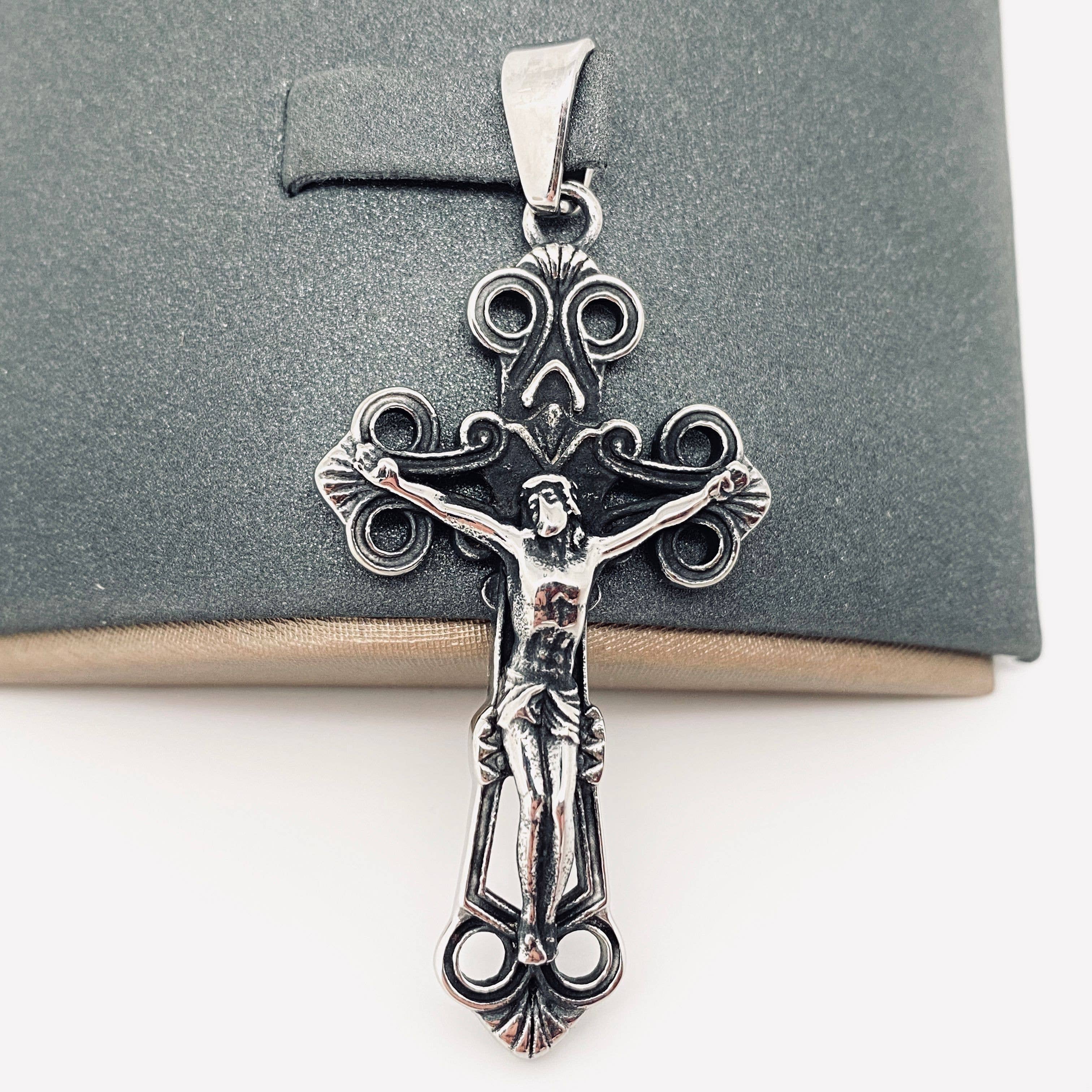 Mio Queena - Wholesale Craft Supplies - Multi Style of Exquisite Stainless Steel Pendant - MJ/MNP51