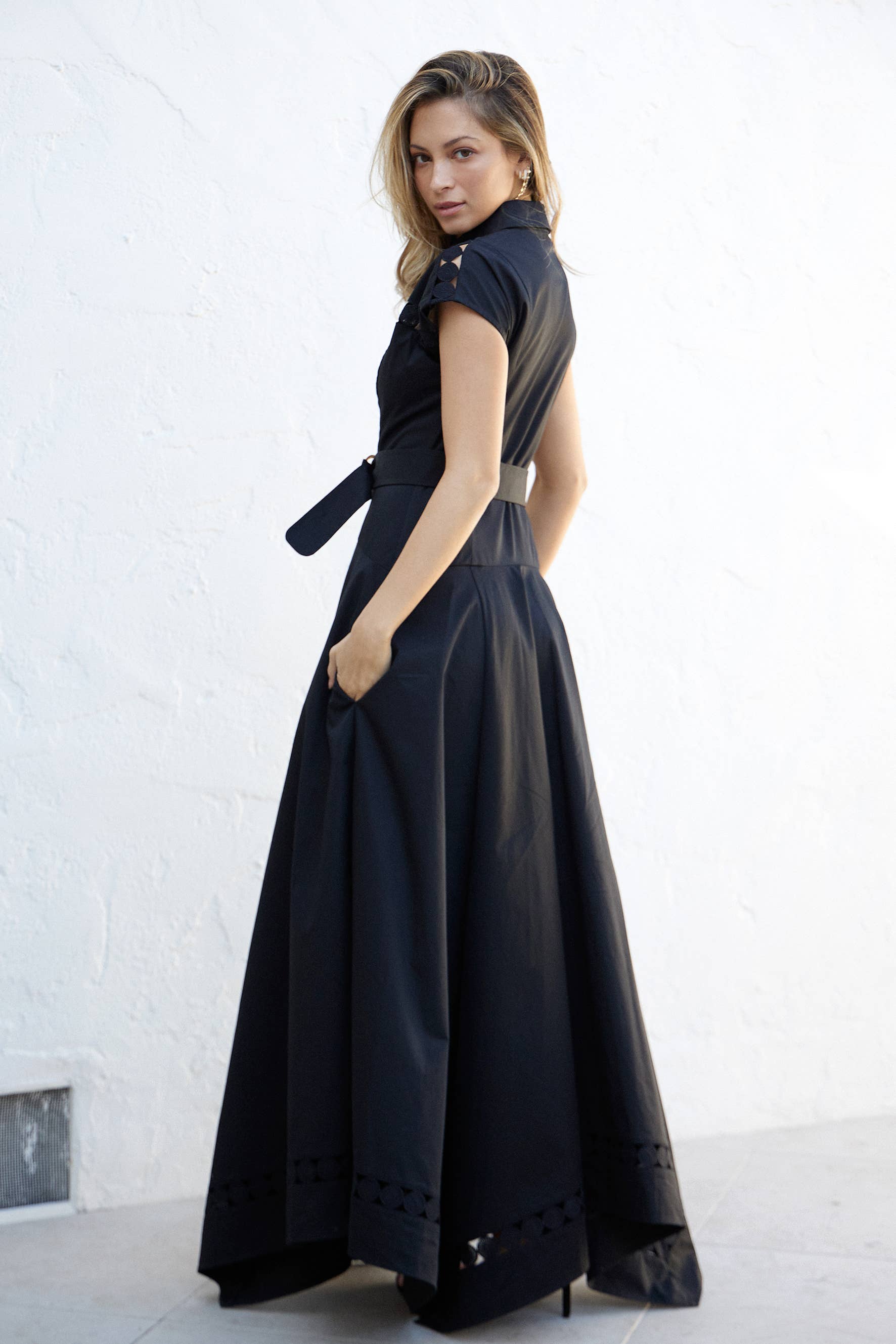 EB LUXE - Wholesale Dress - Women's - Short Sleeve Lace Trim Belted Maxi Dress4