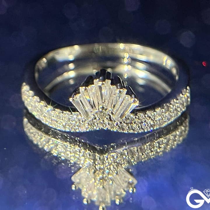 Vollstein-Bandring aus Weißgold in Kronenform für den Großhandel von GemMeet